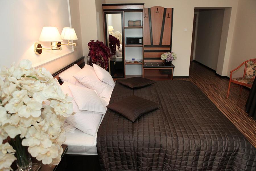Wzgorze Toskanii Conferences & Restaurant เชสมีโรโว ห้อง รูปภาพ